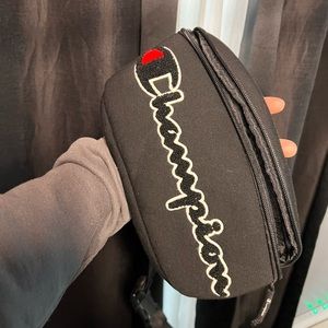Champion waist pack